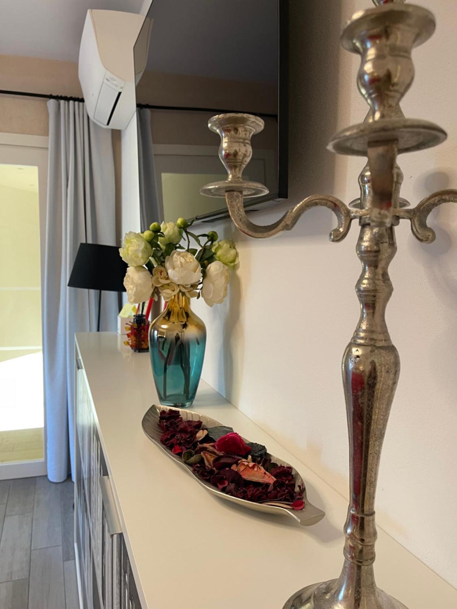 Dimora Di Charme Rooms & Apartments Песк'єра-дель-Гарда Екстер'єр фото