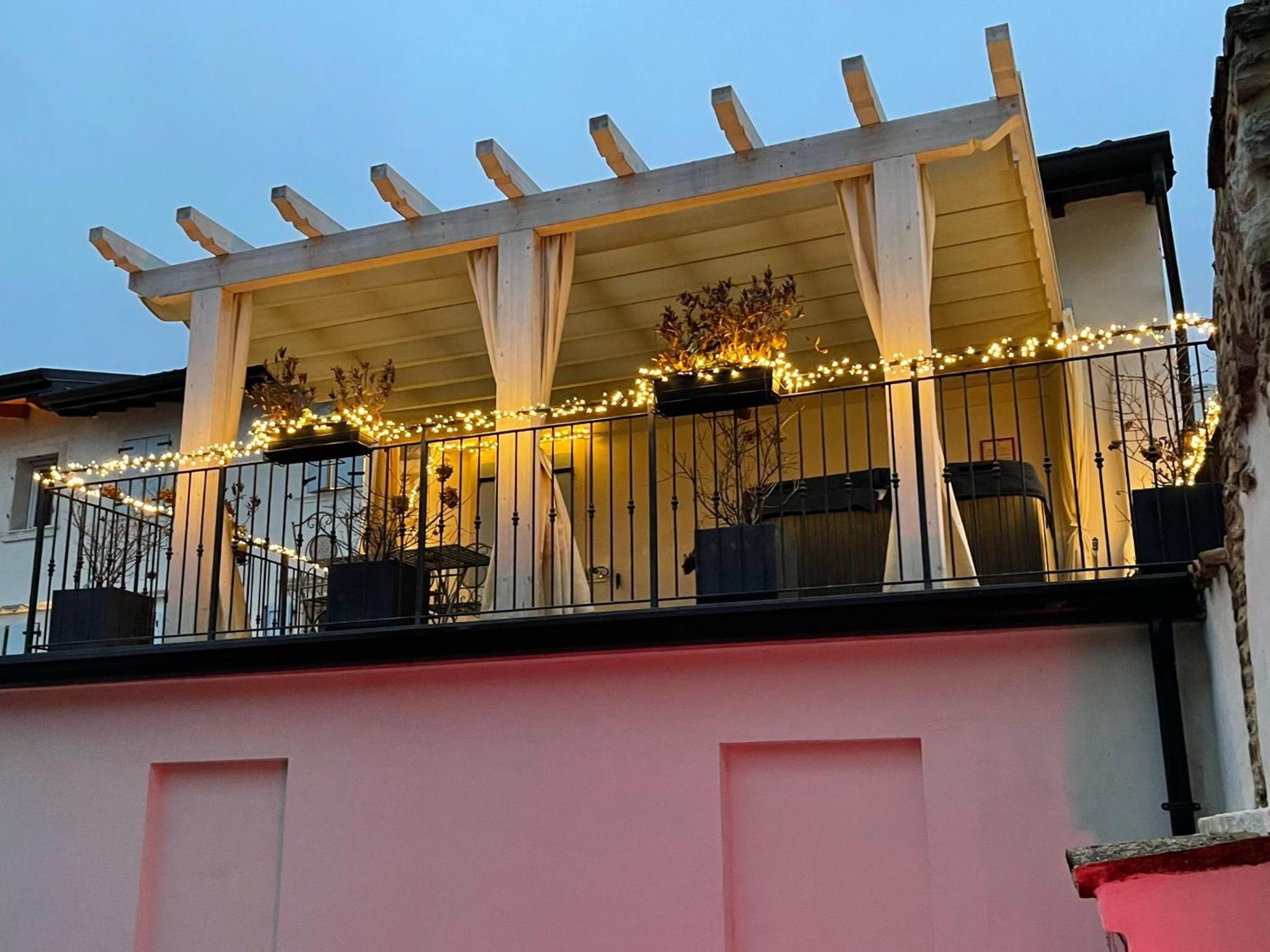 Dimora Di Charme Rooms & Apartments Песк'єра-дель-Гарда Екстер'єр фото